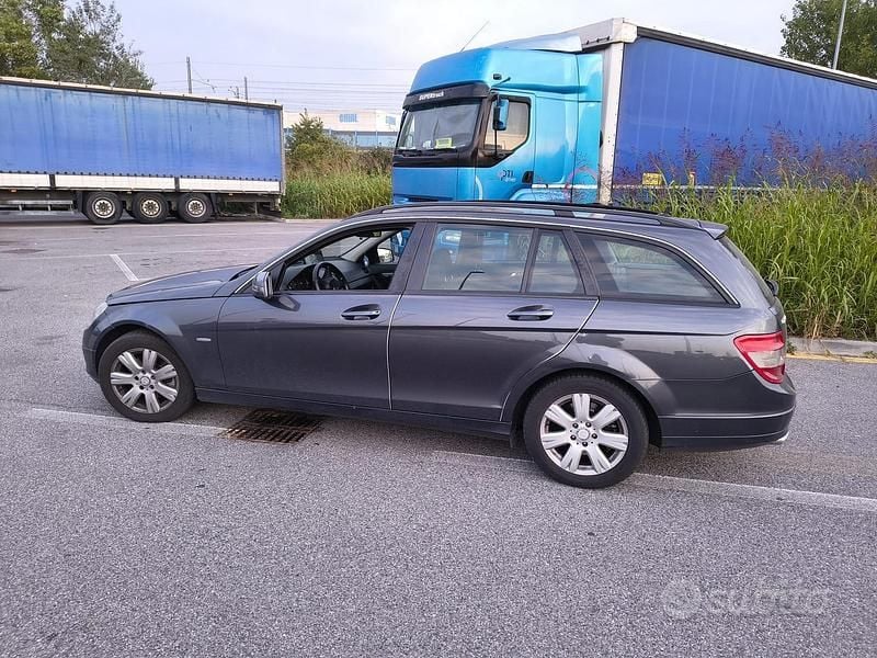 Usata Mercedes C220 170 CV (125 kW) 2010 Grigio Station wagon