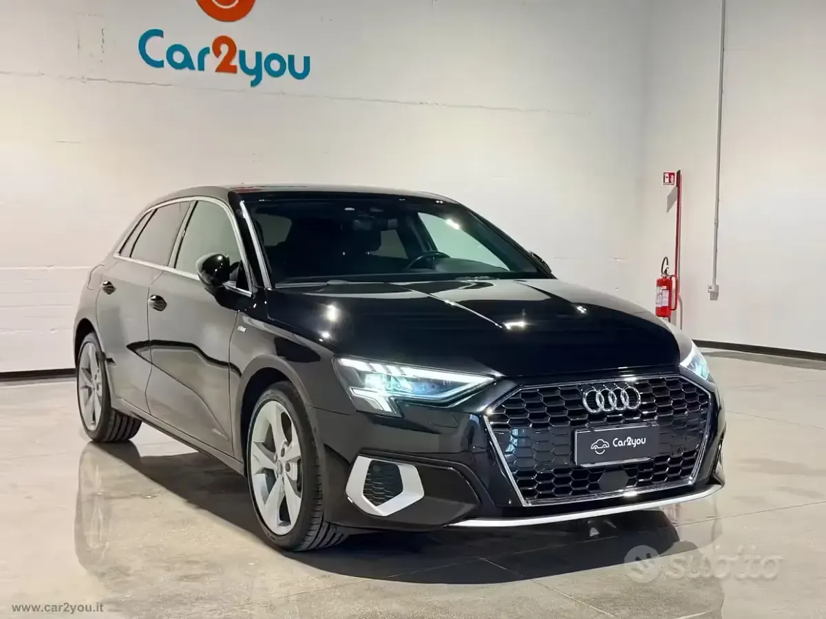 Käytetty Audi A3 Advanced 150 HP (110 kW) 2020 Musta Sedan