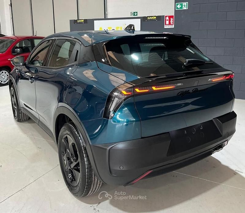 Nuova Alfa Romeo Junior 137 CV (100 kW) 2025 Blu navigli metallizzato SUV
