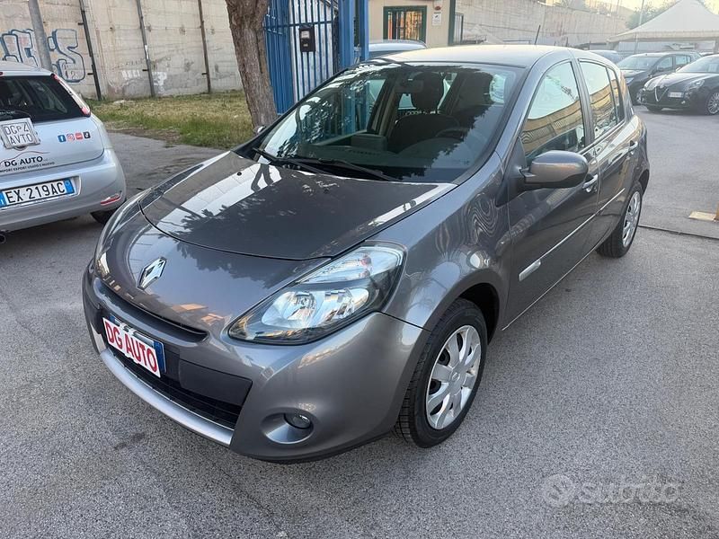 Usata Renault Clio IV 74 CV (54 kW) 2012 Grigio Berlina