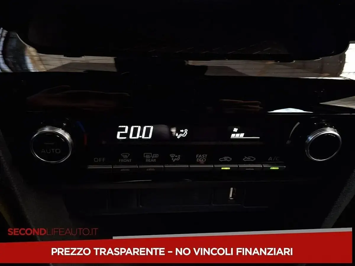 Usata Toyota Yaris Active 116 CV (85 kW) 2023 Bianco Utilitaria