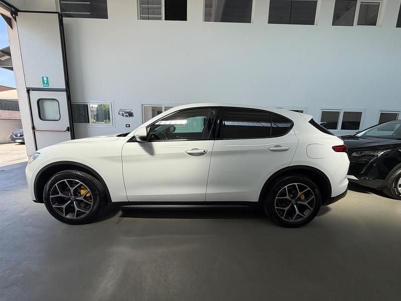 Usata Alfa Romeo Stelvio Executive 210 CV (154 kW) 2019 Bianco SUV