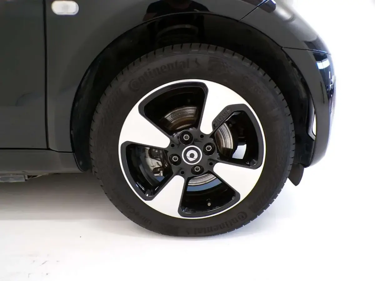 Usata Smart ForTwo Electric Drive Passion 41 kW (56 CV) 2021 Nero Coupé