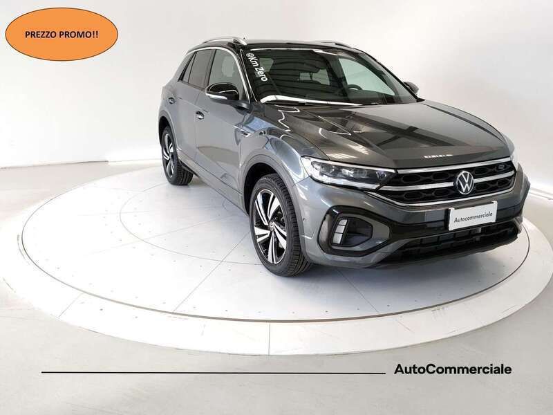 Grigio scuro Nuova 2025 VW T-Roc R-line Plus SUV | 35.200 € (Molto cara) - Immagine 1/4
