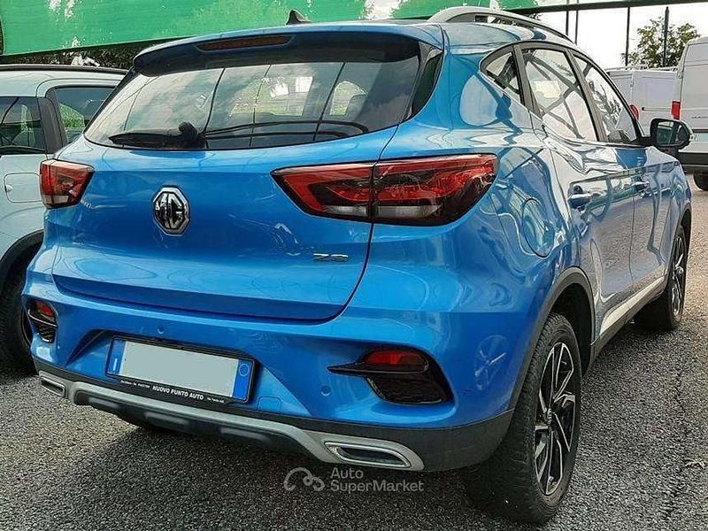 Usata MG ZS Luxury 111 CV (81 kW) 2022 Azzurro metall Berlina