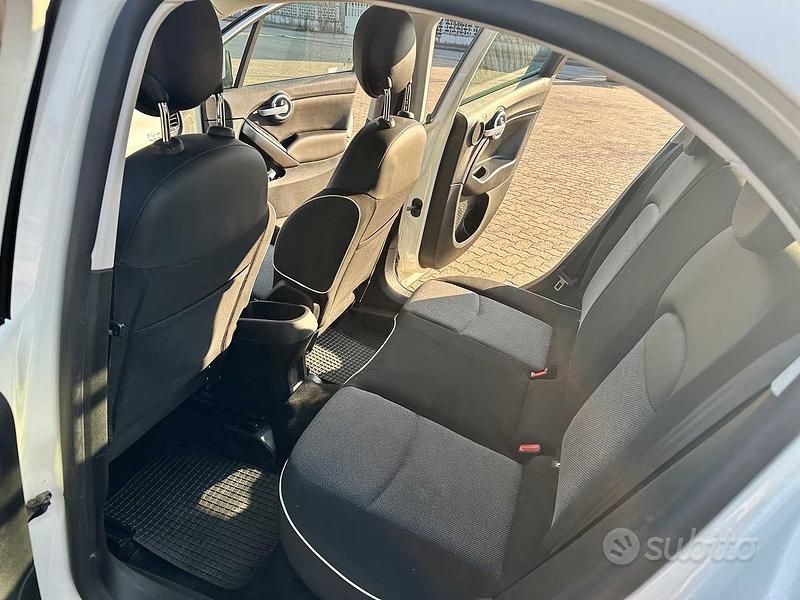 Usata Fiat 500X Pop Star 95 CV (69 kW) 2017 Bianco SUV