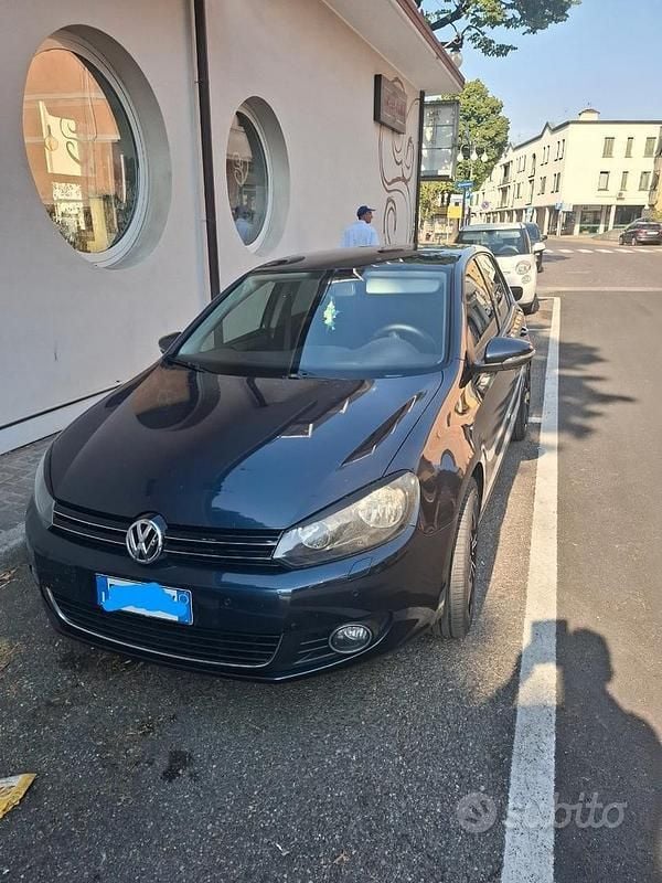 Usata VW Golf VI 102 CV (75 kW) 2011 Blu Utilitaria