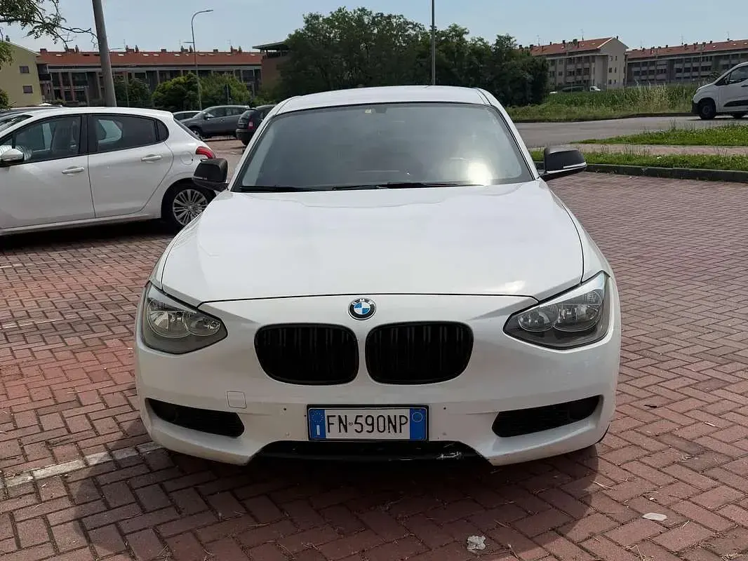 Usata BMW 114 Efficient Dynamics 95 CV (69 kW) 2014 Bianco Utilitaria