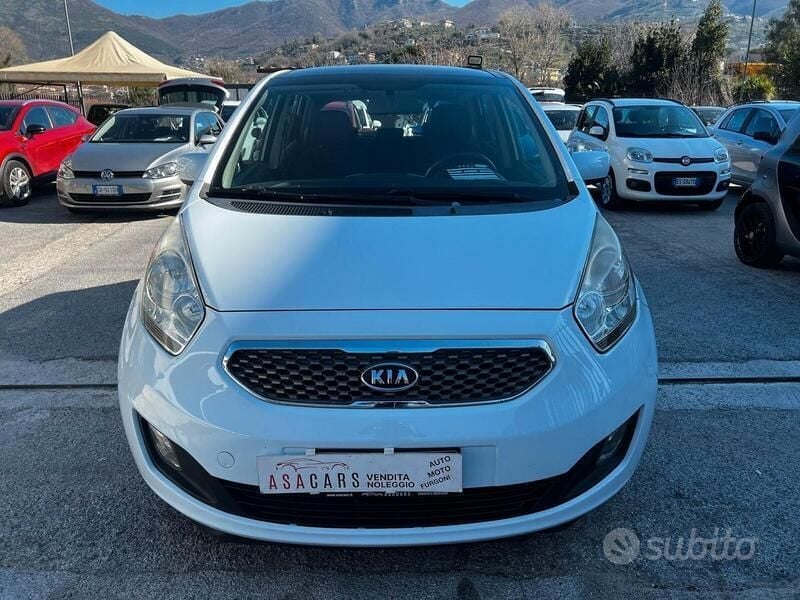 Bianco Usata 2013 Kia Venga Due volumi | 6499 € (Buon prezzo) - Immagine 1/4