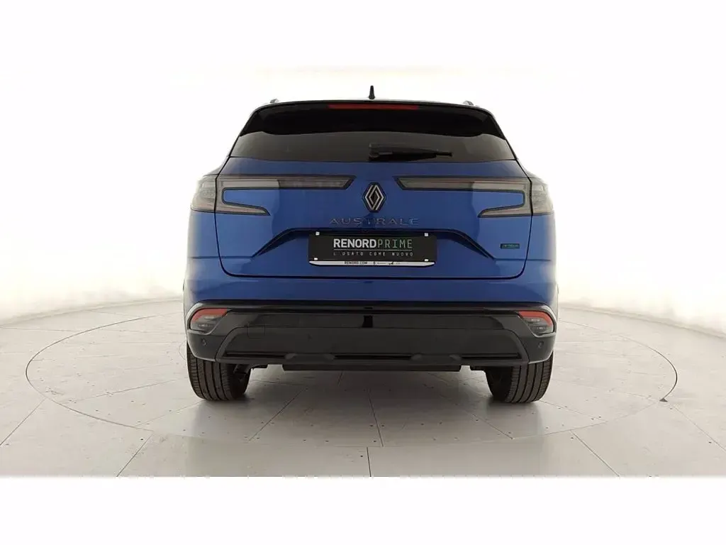 Usata Renault Austral Iconic 200 CV (147 kW) 2023 Blu scuro SUV