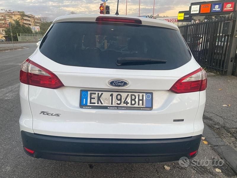Usata Ford Focus Titanium 95 CV (69 kW) 2011 Bianco Station wagon