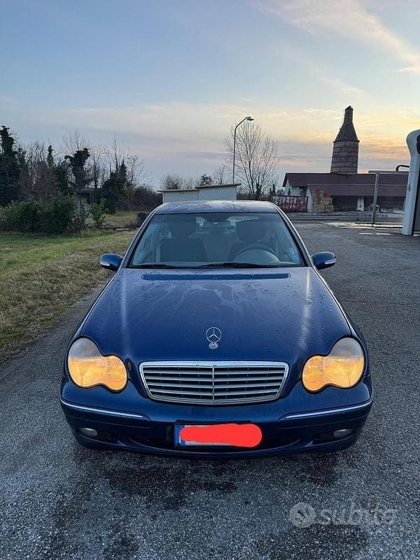 Usata Mercedes C270 Elegance 2003 Blu Berlina