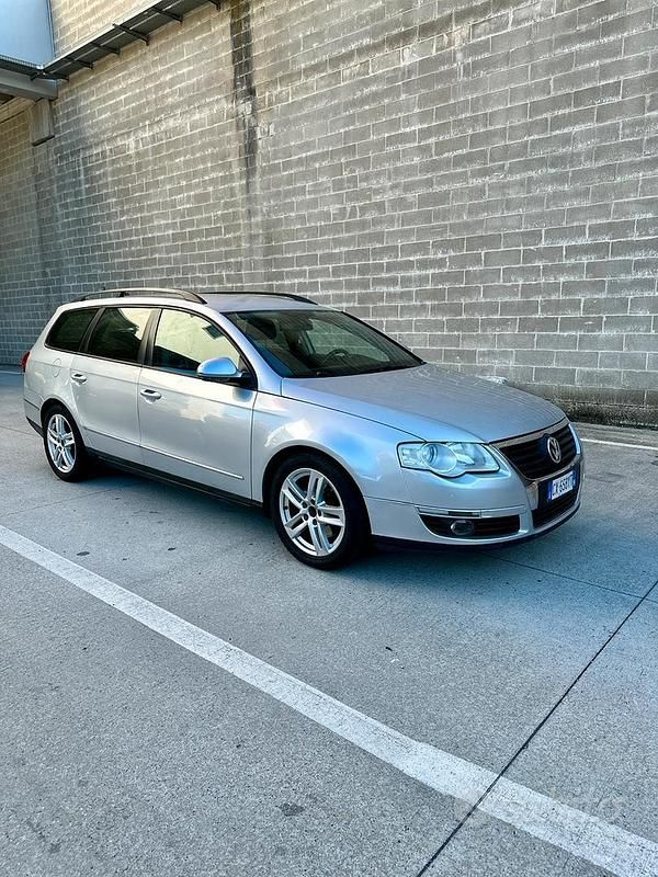 Grigio Usata 2006 VW Passat Highline Tre volumi | 1900 € (Ottimo prezzo) - Immagine 1/4