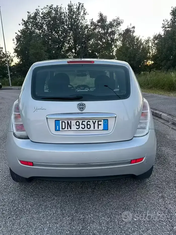 Usata Lancia Ypsilon 60 CV (44 kW) 2008 Grigio Utilitaria