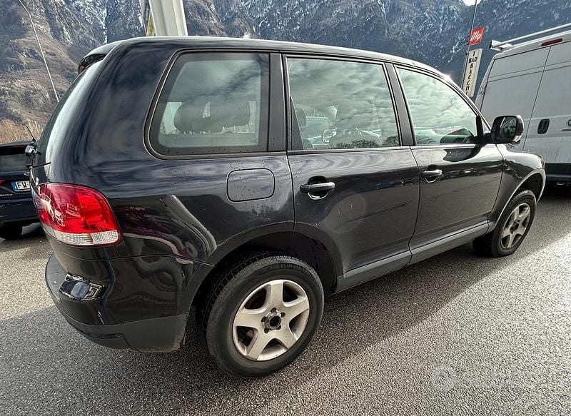 Usata VW Touareg R 174 CV (127 kW) 2005 Nero SUV