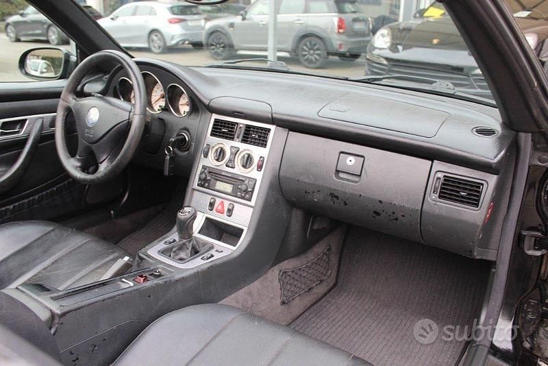 Begagnad Mercedes SLK200 163 HK (119 kW) 2001 Svart Cab
