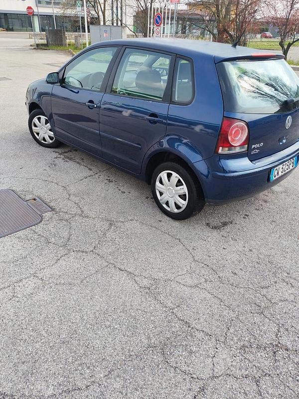 Usata VW Polo Trendline 64 CV (47 kW) 2005 Blu Utilitaria