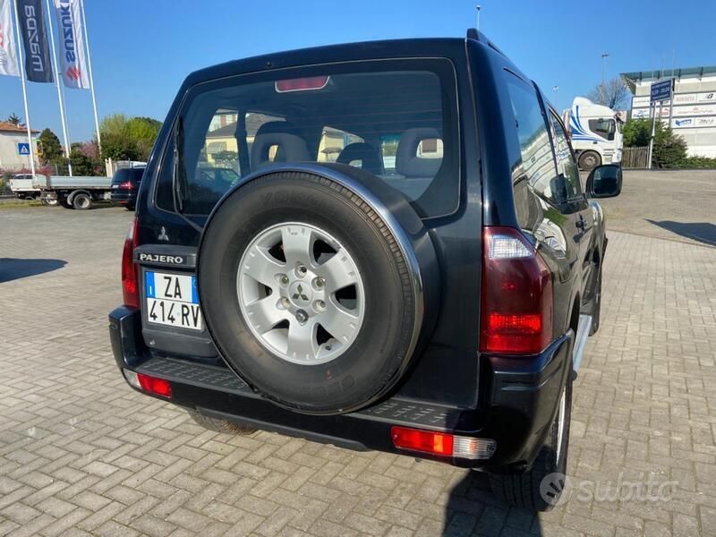 Usata Mitsubishi Pajero Instyle 115 CV (84 kW) 2005 Nero SUV
