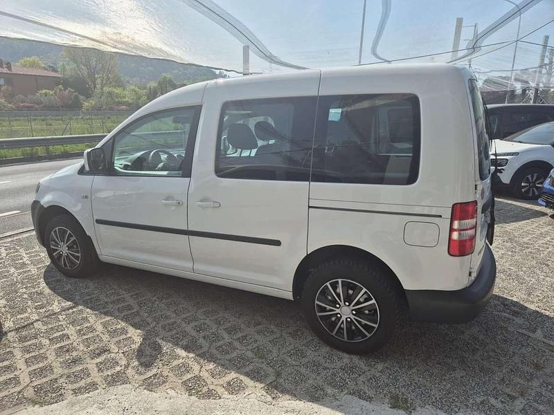 Begagnad VW Caddy Comfortline 109 HK (80 kW) 2014 Vit Minibuss