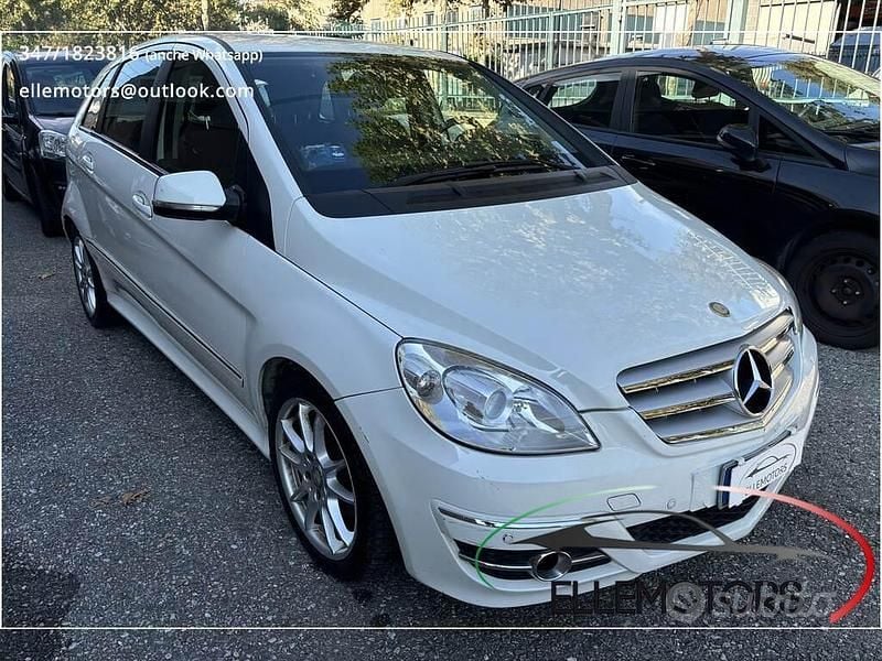 Usata Mercedes B200 Premium 140 CV (102 kW) 2010 Bianco Monovolume