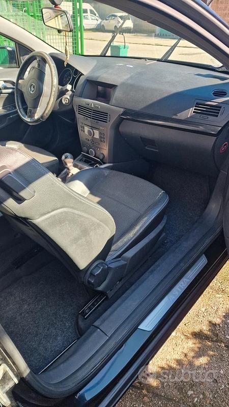 Usata Opel Astra GTC 2005 Nero Coupé