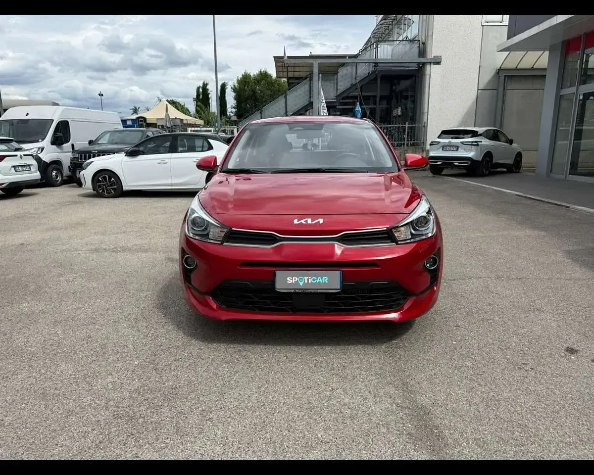Usata Kia Rio Style 101 CV (74 kW) 2022 Rosso Berlina