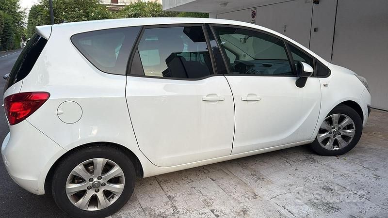 Usata Opel Meriva Cosmo 120 CV (88 kW) 2012 Bianco Monovolume