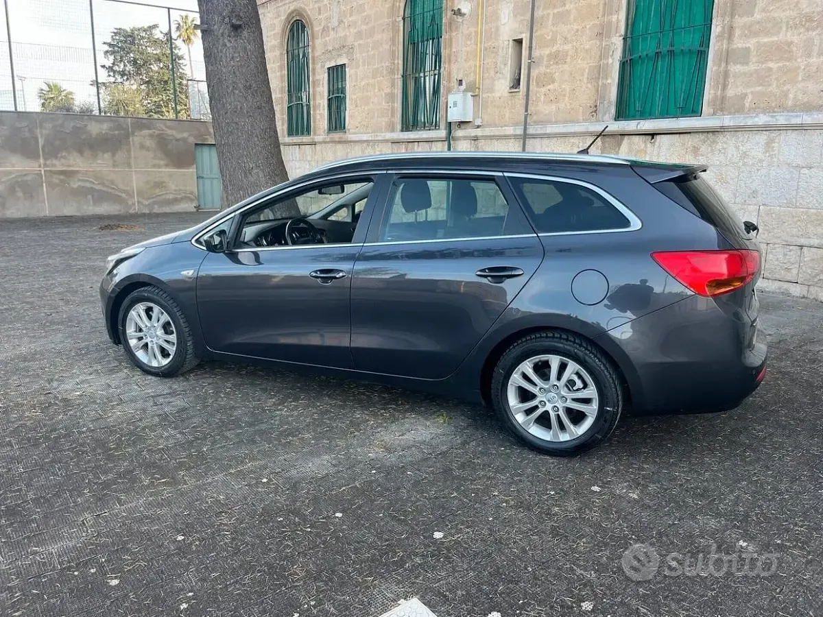 Begagnad Kia Ceed Sportswagon 110 HK (80 kW) 2014 Grå Kombi