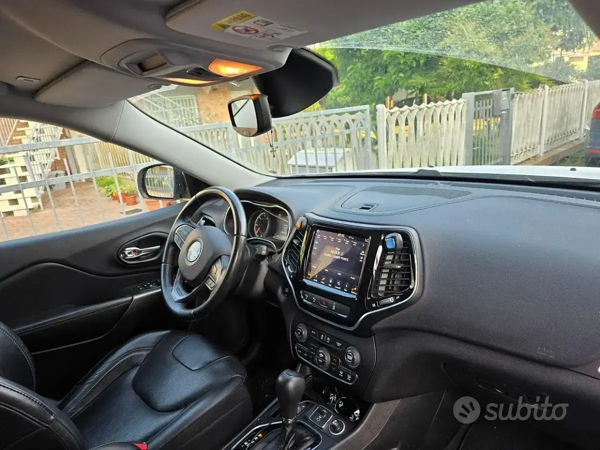 Usata Jeep Cherokee 194 CV (142 kW) 2019 Bianco SUV