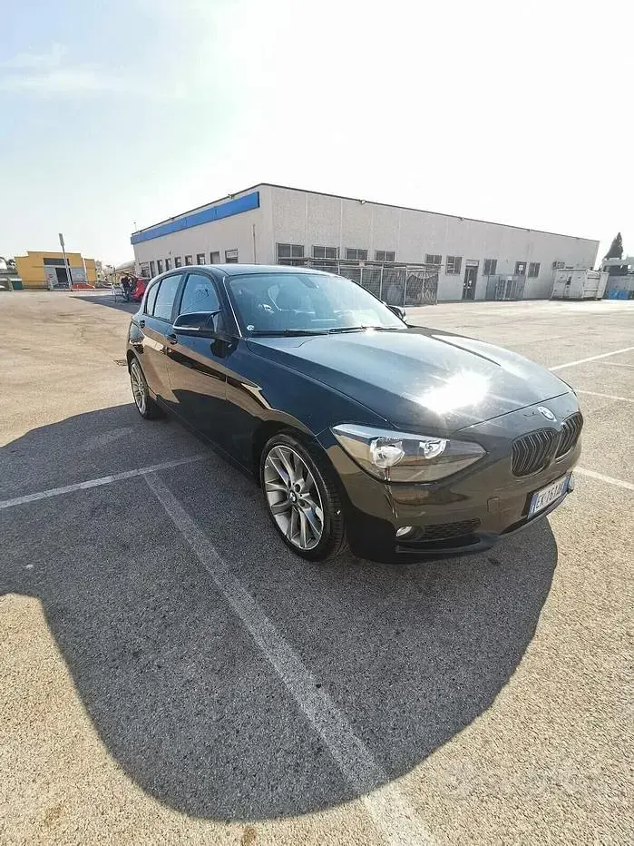 Usata BMW 116 Efficient Dynamics 136 CV (100 kW) 2012 Nero Utilitaria