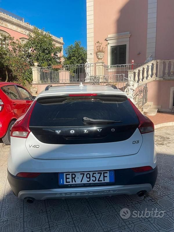 Usata Volvo V40 CC 150 CV (110 kW) 2013 Bianco Station wagon
