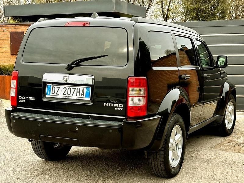 Usata Dodge Nitro 176 CV (129 kW) 2010 Nero SUV