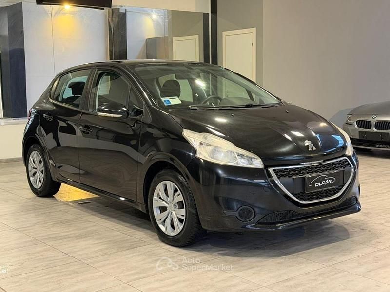 Usata Peugeot 208 68 CV (50 kW) 2015 Nero Utilitaria