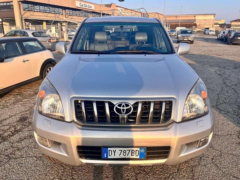 Usata Toyota Land Cruiser 173 CV (127 kW) 2009 Argento Station wagon