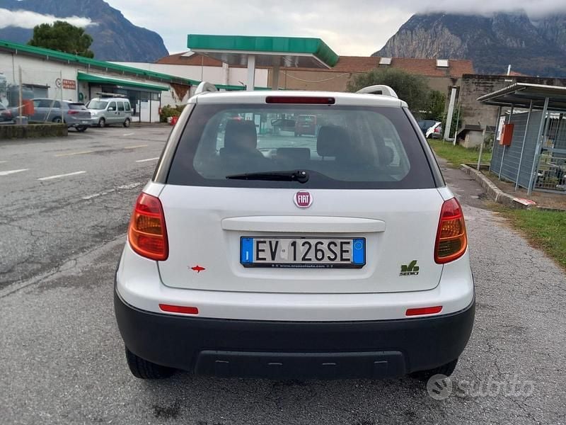 Usata Fiat Sedici Emotion 120 CV (88 kW) 2014 Bianco SUV