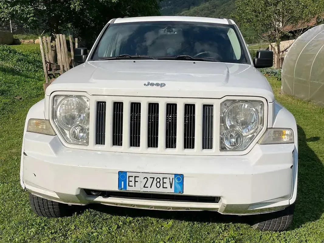 Usata Jeep Cherokee Limited 200 CV (147 kW) 2011 Bianco SUV