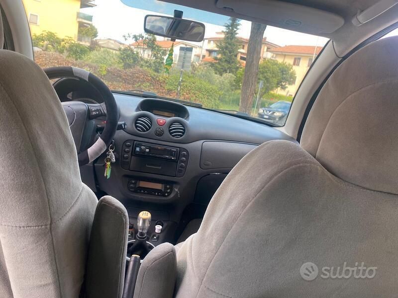 Nero Usata 2003 Citroën C3 Due volumi | 800 € - Immagine 1/3
