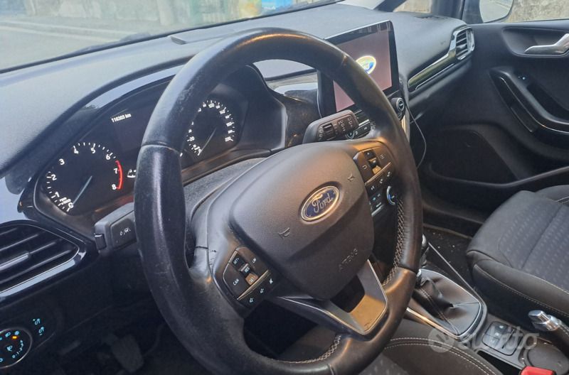 Usata 2018 Ford Fiesta Titanium Due volumi | 9500 € (Buon prezzo) - Immagine 1/4