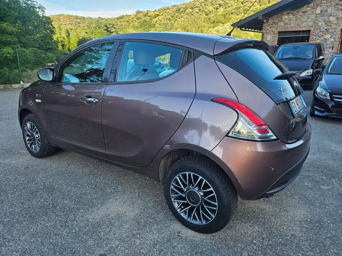 Usata Lancia Ypsilon 80 CV (58 kW) 2015 Bronzo Utilitaria