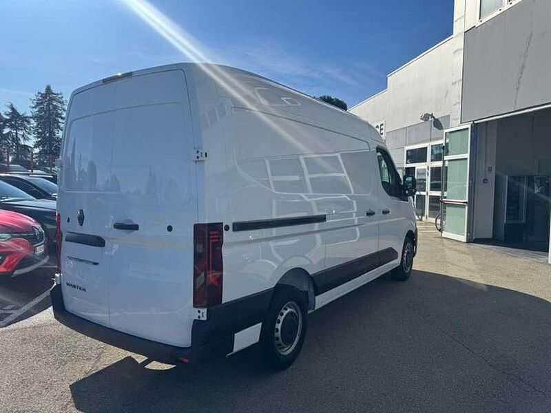 Usata Renault Master 131 CV (96 kW) 2024 Bianco Monovolume