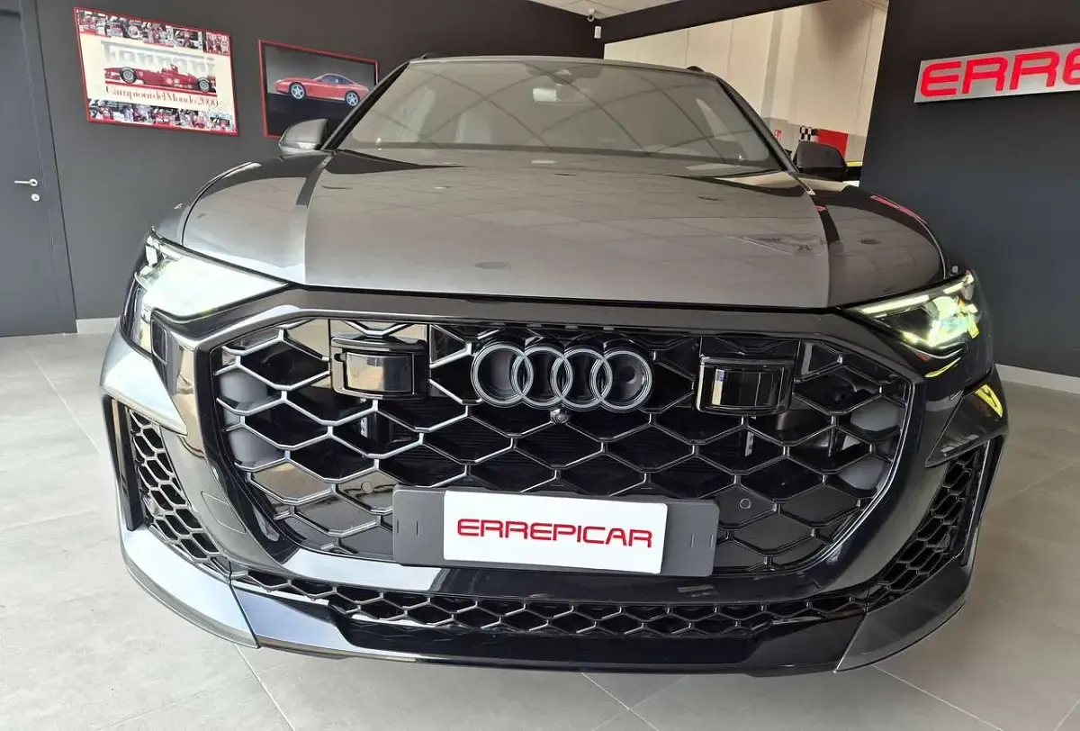 Usata Audi Q8 Performance 640 CV (470 kW) 2024 Grigio daytona perlato SUV
