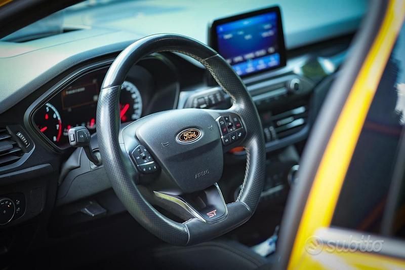 Usata Ford Focus ST 330 CV (242 kW) 2019 Berlina