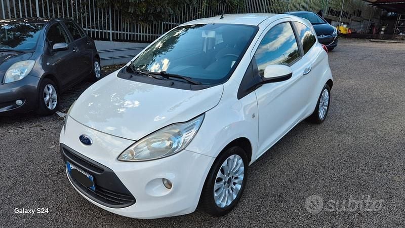 Usata Ford Ka Titanium 69 CV (50 kW) 2011 Bianco Berlina