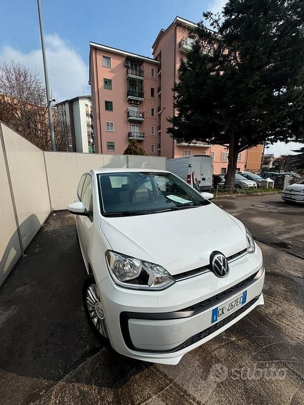 Usata VW up! 68 CV (50 kW) 2022 Utilitaria