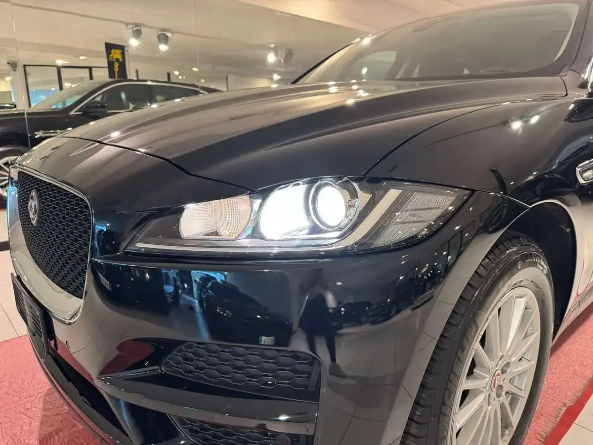 Usata Jaguar F-Pace 179 CV (131 kW) 2020 Nero SUV