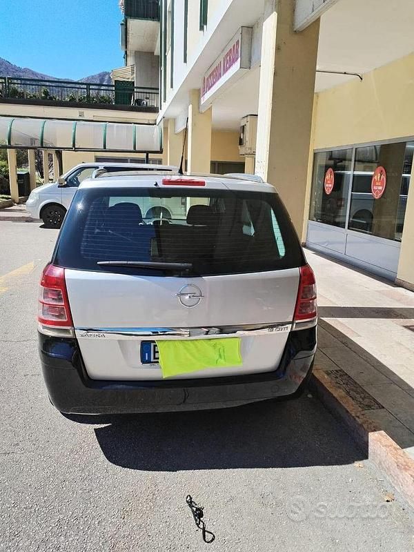 Usata Opel Zafira 2008 Nero Monovolume