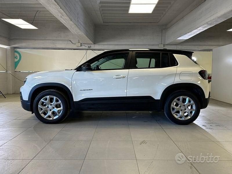Usata Jeep Avenger Altitude 101 CV (74 kW) 2024 Bianco SUV
