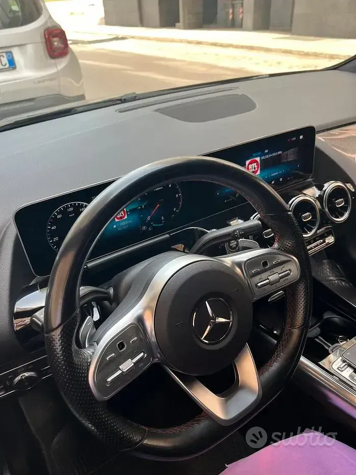 Usata Mercedes 200 150 CV (110 kW) 2020 Nero Monovolume