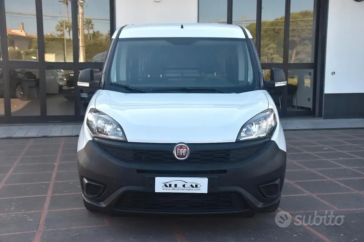 Usata Fiat Doblò Easy 90 CV (66 kW) 2021 Bianco Monovolume