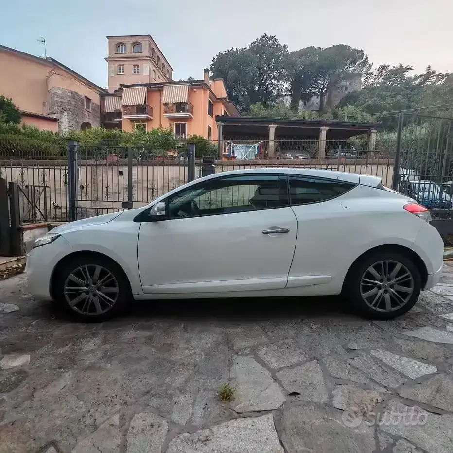 Usata Renault Mégane Coupé 110 CV (80 kW) 2014 Bianco Coupé